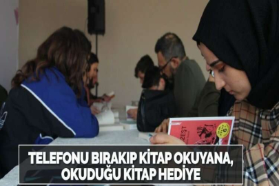 TELEFONU BIRAKIP KİTAP  OKUYANA, OKUDUĞU KİTAP HEDİYE