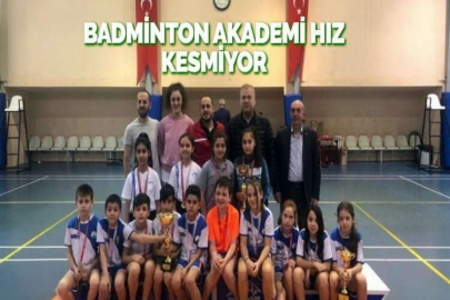 BADMİNTON AKADEMİ HIZ KESMİYOR