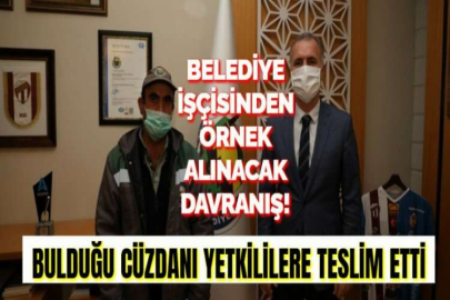 BELEDİYE İŞÇİSİNDEN ÖRNEK ALINACAK DAVRANIŞ!