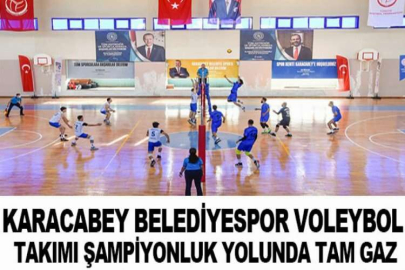 Karacabey Belediyespor Voleybol Takımı şampiyonluk yolunda tam gaz