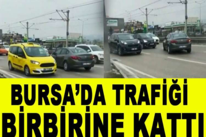 Ters şeride giren şoför trafiği birbirine kattı