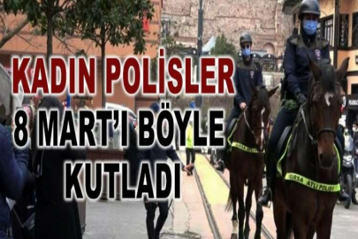 Bursa'da kadın polisler 8 Mart Dünya Kadınlar Gününü karanfil dağıtarak kutladı