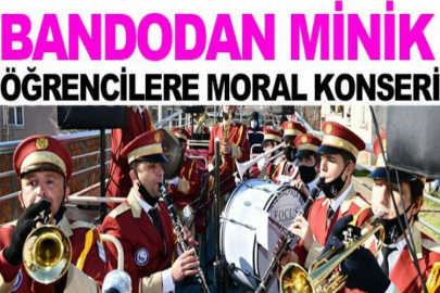 Bandodan minik öğrencilere moral konseri