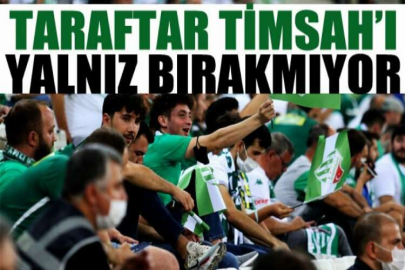 Taraftar Timsah'ı yalnız bırakmıyor