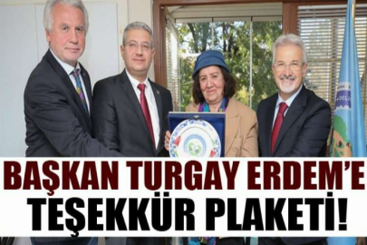 Başkan Turgay Erdem’e teşekkür plaketi