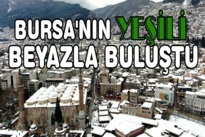 Bursa'da etkili olan kar yağışı sonrası şehir merkezi beyaza büründü