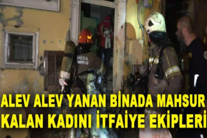 Alev alev yanan binada mahsur kalan kadını itfaiye ekipleri zamanla yarışarak böyle kurtardı