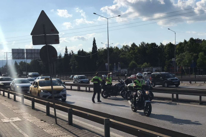 Polis kaçan motosikletlinin peşine düştü