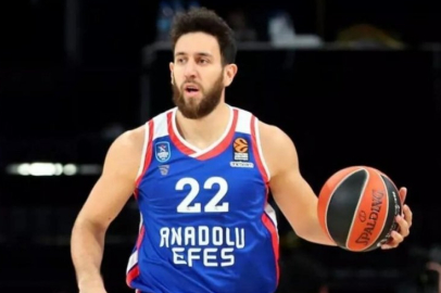 Anadolu Efes – Valencia maçında engelleri aşarak Anadolu Efes galibiyeti aldı