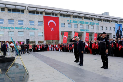 Nilüfer’de Cumhuriyet Bayramı kutlamalarının ilk adresi Atatürk anıtı