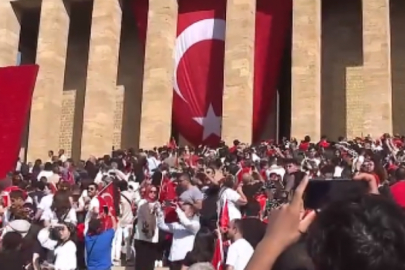 Anıtkabir'de ziyaretçi rekoru kırıldı