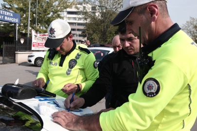 Kural tanımayan sürücülerin dikkatine! Ehliyetini alamadan ceza yedi!