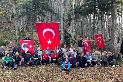 Cumhuriyet’in 100. yılında 100 öğretmen zirveye yürüdü