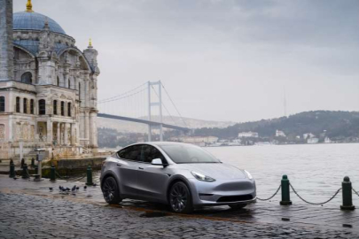 Tesla Türkiye'de Fiyatları Düşürdü: Model Y'ye 400.000 TL'lik İndirim!