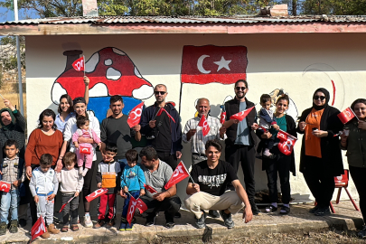 Depremde orta hasar alan okulu öğrenciler yeniledi