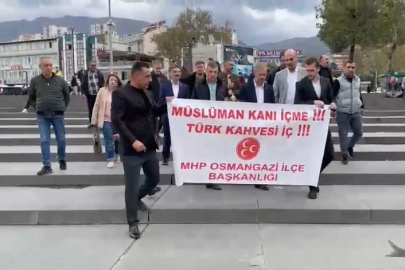 İlginç protestosu MHP'lilerden! Starbucks'ın önüne gidip gençlere çağrı!