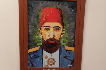 Liseli öğrenciler atıklardan sanat eserine dönüştürdüğü sergi