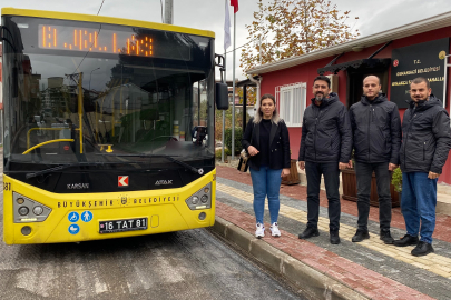 5 yıl beklediler! Otobüsün geldiğini görünce o tepki gülümsetti