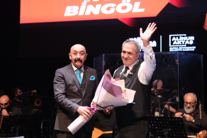 Yavuz Bingöl'le unutulmaz  konser melodilerle keyifli gece