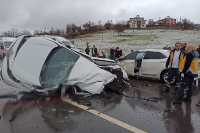 Trafik kazası: 1 ölü, 4 yaralı