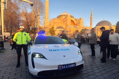 Suç örgütlerinden ele geçirilen ultra lüks otomobiller polis otosu oldu