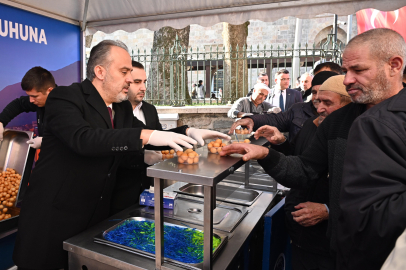 Bursa’da şehitlerin anısına lokma dağıtıldı