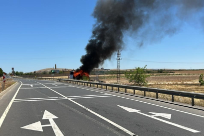 Emniyet personelini taşıyan midibüs alev alev yandı!