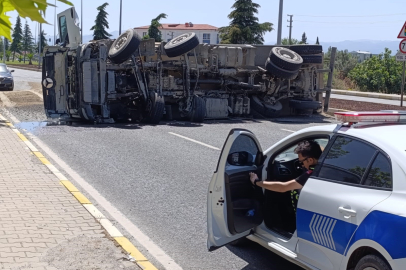 Lastiği patlayan tır yolu kapattı!