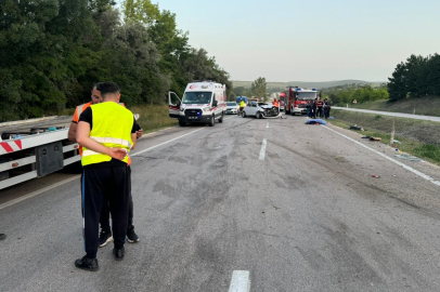 Otomobilin Takla Attığı Kazada Anne ile Kızı Hayatını Kaybetti