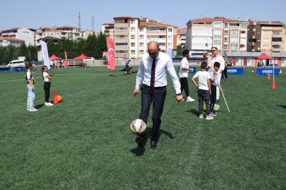 İl Müdürü Özdemir, Çocuklarla Birlikte Eğlendi