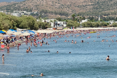 Bodrum'da Bayram Tatilini Geçiren Yerli Turistler Sahillere Akın Etti