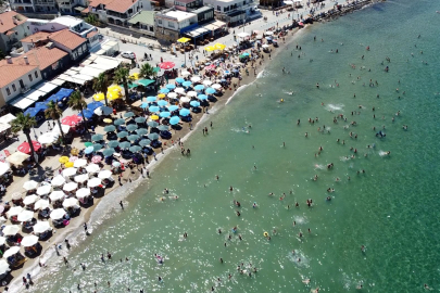 Foça’da Plajlar Doldu Taştı