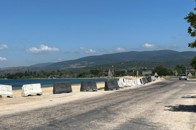 Erdek Belediyesi'nden Şaşırtan Hamle: Halk Plajına Beton Barikat!