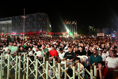 A Milli Futbol Takımının Son Dakika Golü Bursalıları Sevince Boğdu