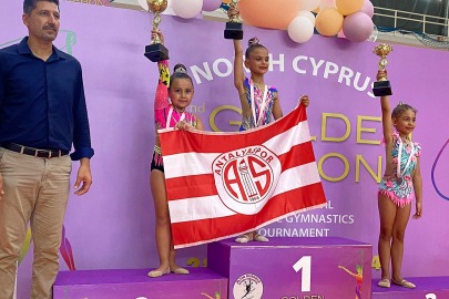 Antalyasporlu Cimnastikçiler Kıbrıs'ta Şov Yaptı