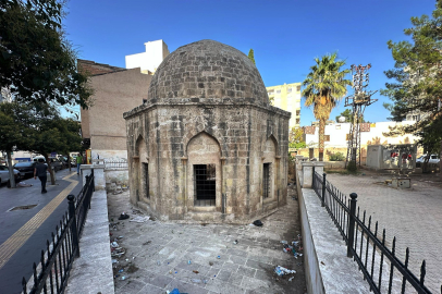 Kızıltepe’de Tarihi Kümbet Çöp Alanına Döndü