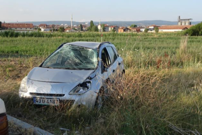 Tarlaya Uçan Otomobil Kazasında 6 Kişi Yaralandı