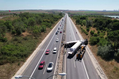 TEM Otoyolu'nda Tanker Devrildi