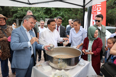 Vali Çiçek: Hacılar'a Âşık Belediye Başkanı Bilal Özdoğan'a Teşekkür Ediyorum