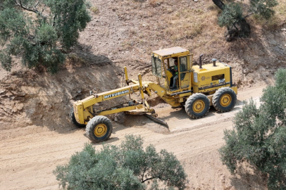 Aydın Büyükşehir Belediyesi Kırsal Mahallelerde Yol Çalışmalarına Devam Ediyor