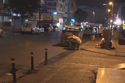 Bıçakla Polise Ve Vatandaşa Saldırdı