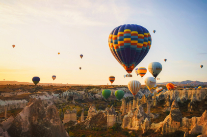 Türkıye'de Balon Turizmi Gökyüzünün İncisi Kapadokya'da Unutulmaz Bir Deneyim!