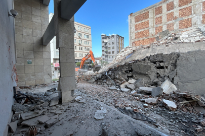 Yıkıma mesaide yakalanan İŞKUR çalışanlarının paniği kameralarda!