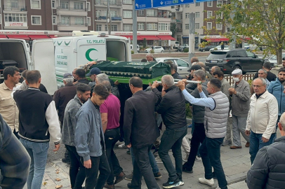 Komşu cinayetine kurban giden 2 çocuk annesi son yolculuğuna uğurlandı