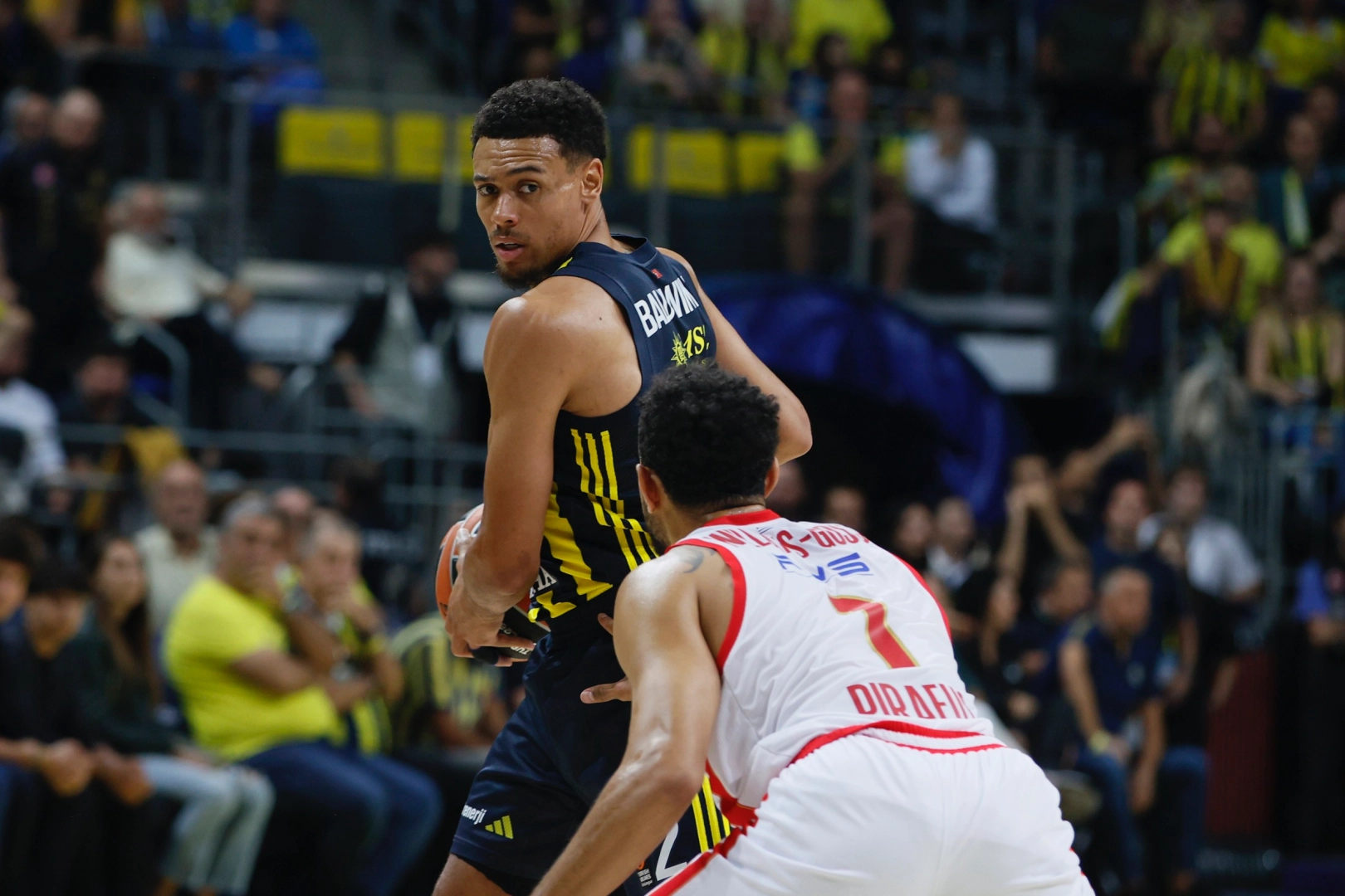 Fenerbahçe, Euroleague'e galibiyetle başladı