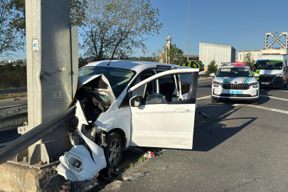 Bariyer deldi geçti, feci kaza