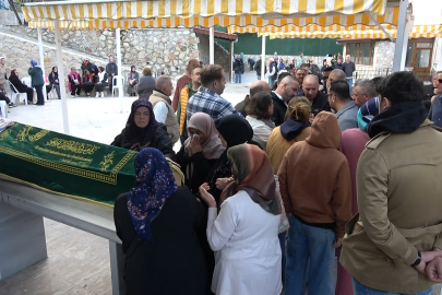 Evindeki çalışanları tarafından vahşice öldürülen kadın defnedildi!