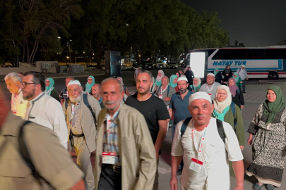 Umreciler Nur Dağı'na çıktı