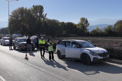 Zincirleme Kazada 3 Araç Çarpıştı; 6 Kişi Yaralandı