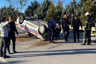 Direğe çarpan jandarma aracı takla attı